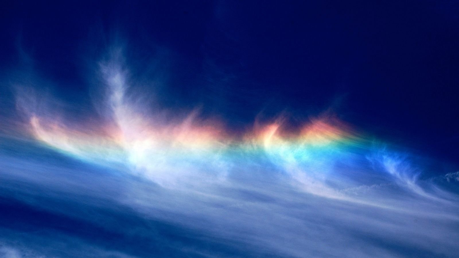 Fire rainbows: The Beauty of Ice Crystals in the Sky