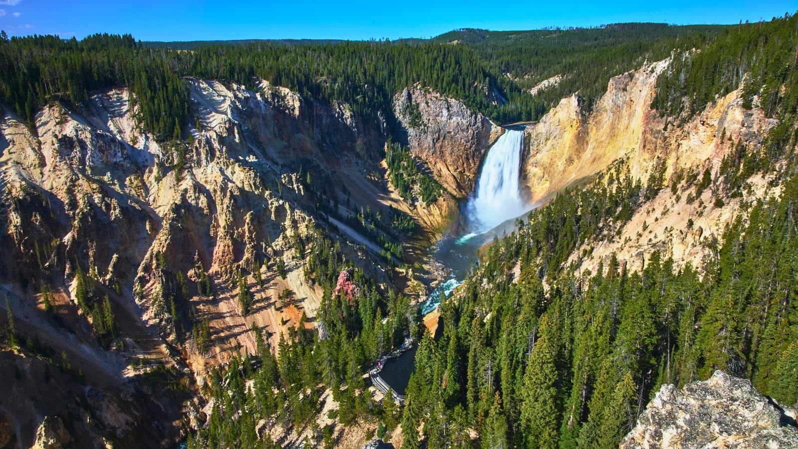 Yellowstone - Life Above the Supervolcano