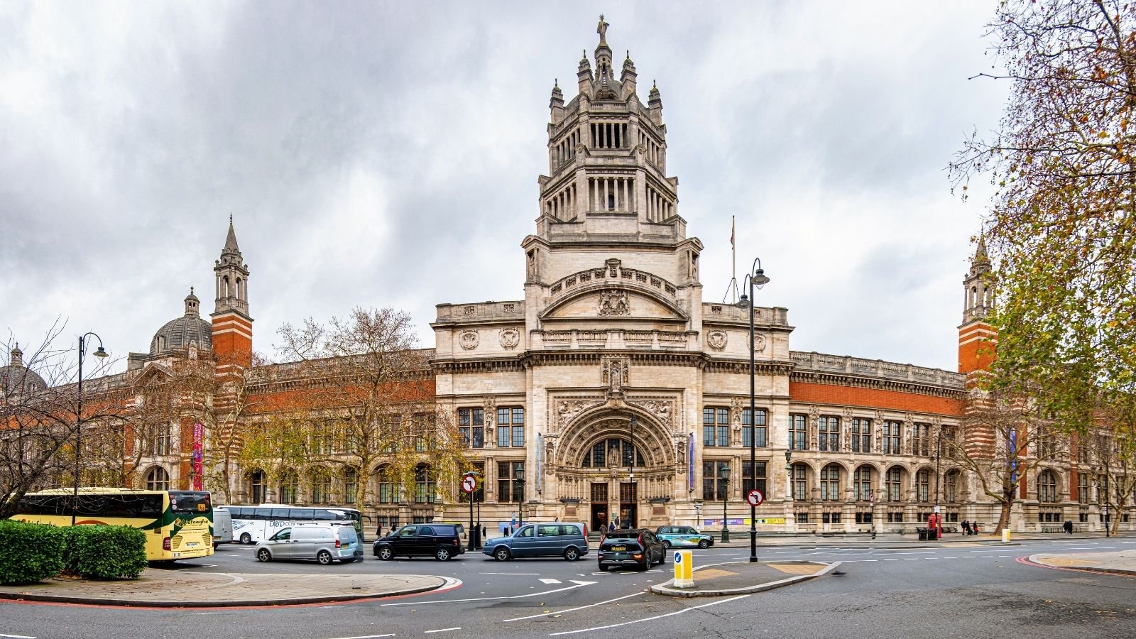How the Victoria and Albert Museum Invented the Museum Café